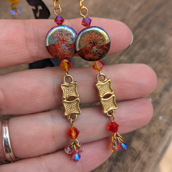 Cinnamon Crystal Tree Earrings - Picture 4 of 9